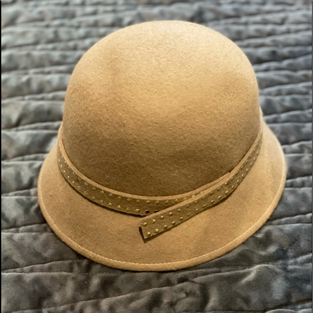 Tan fashion bucket hat